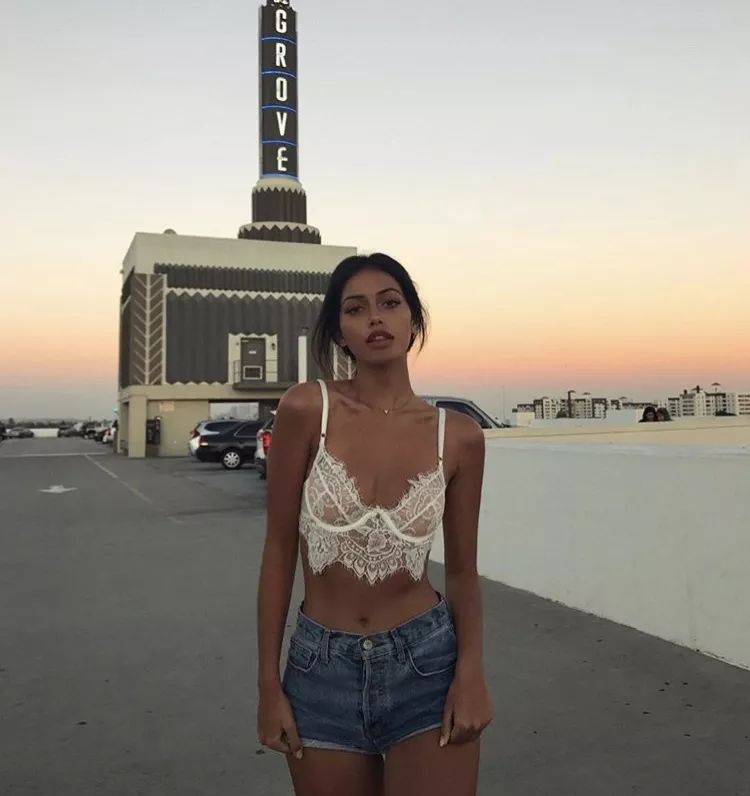 内衣的多种穿搭,夏天的内衣怎么穿才优雅显瘦舒服