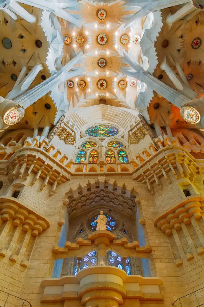 巴黎圣母院世界级的文化瑰宝,东方巴黎圣母院圣心大教堂