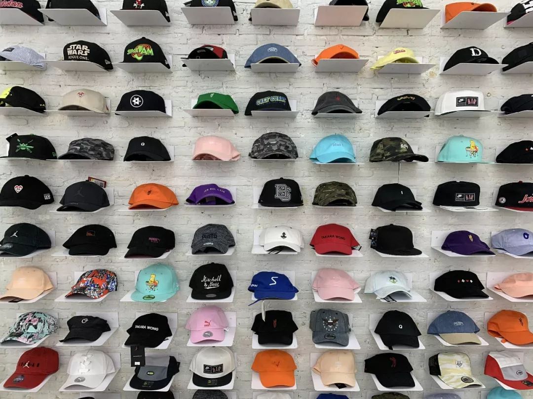 泰国最大球鞋店,泰国曼谷球鞋实体店