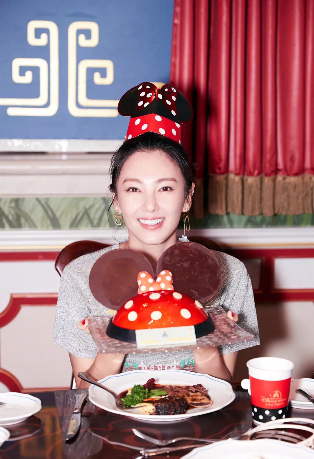 现在去去迪士尼穿搭建议 (游玩迪士尼穿搭)