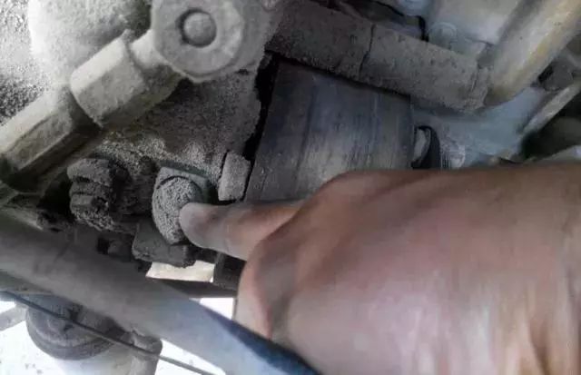 早上启动发动机冒白烟,柴油发动机冒白烟启动不了