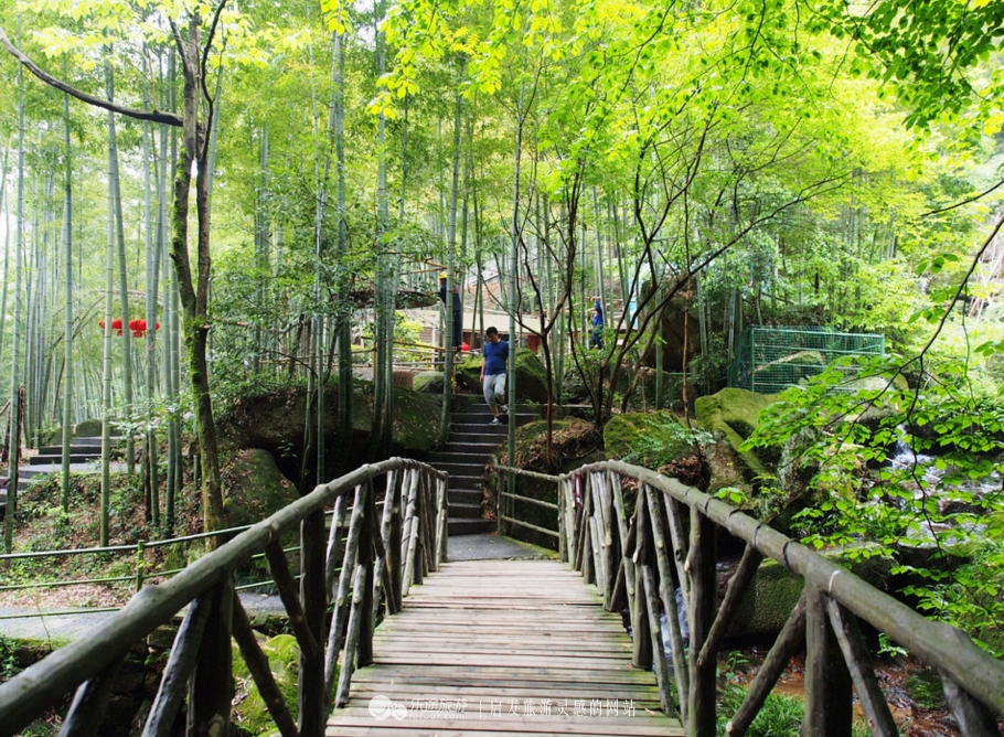 山沟沟里不存在的风景美如画,充满田园风光的美丽小村庄