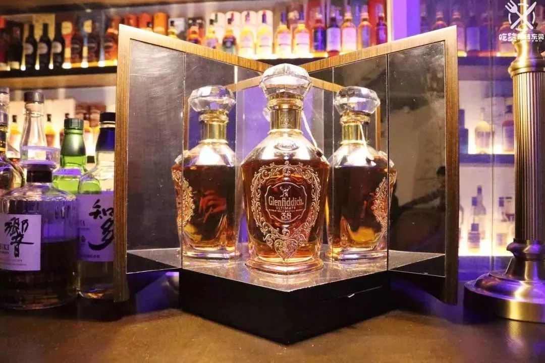 隐藏的威士忌酒柜,隐藏很深的酒