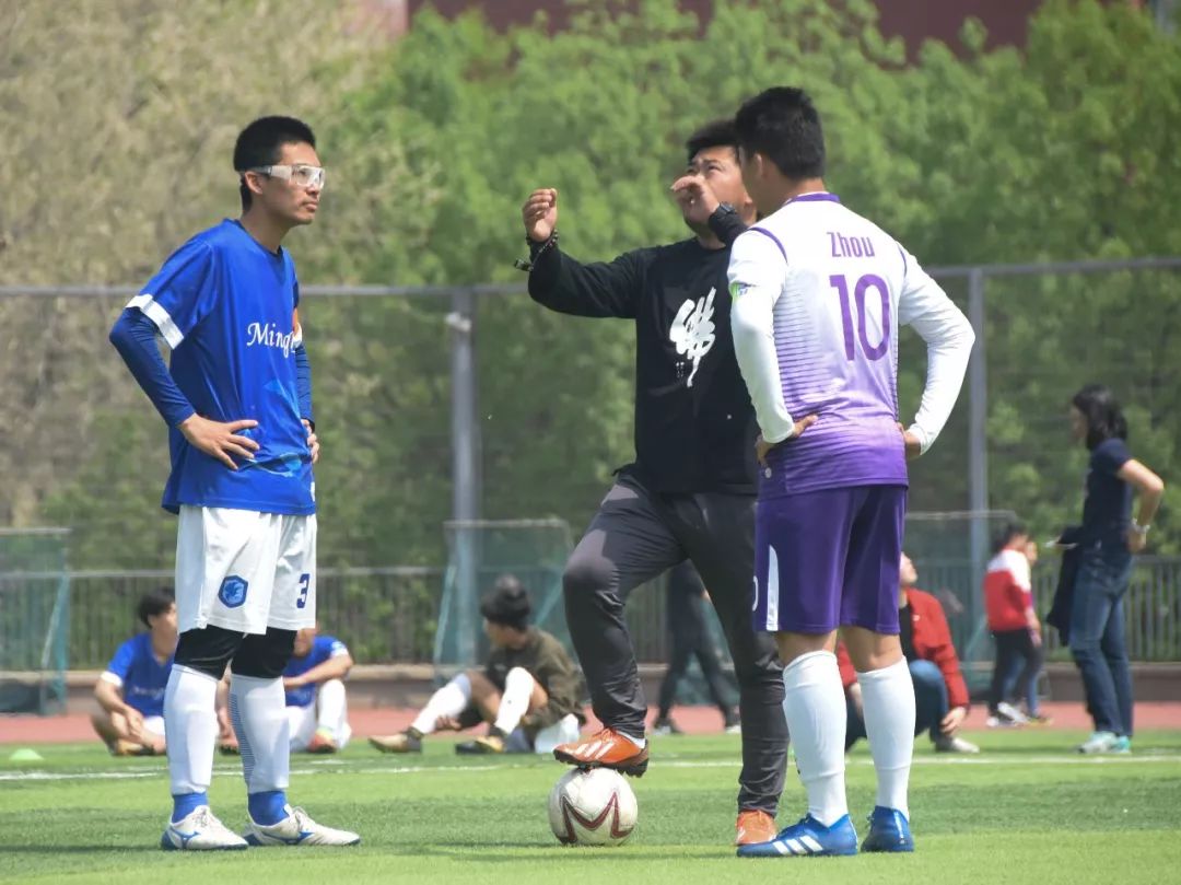 战报|王钟楠朱元易破门，李心研神奇门球吊射，明德3:0完胜至善获得第九届书院杯男足总冠军