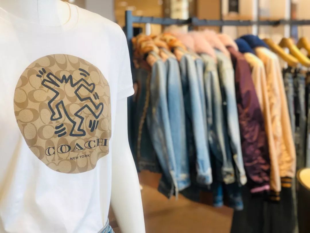 怎么穿让人看起来很贵,怎样穿看起来既普通又好看