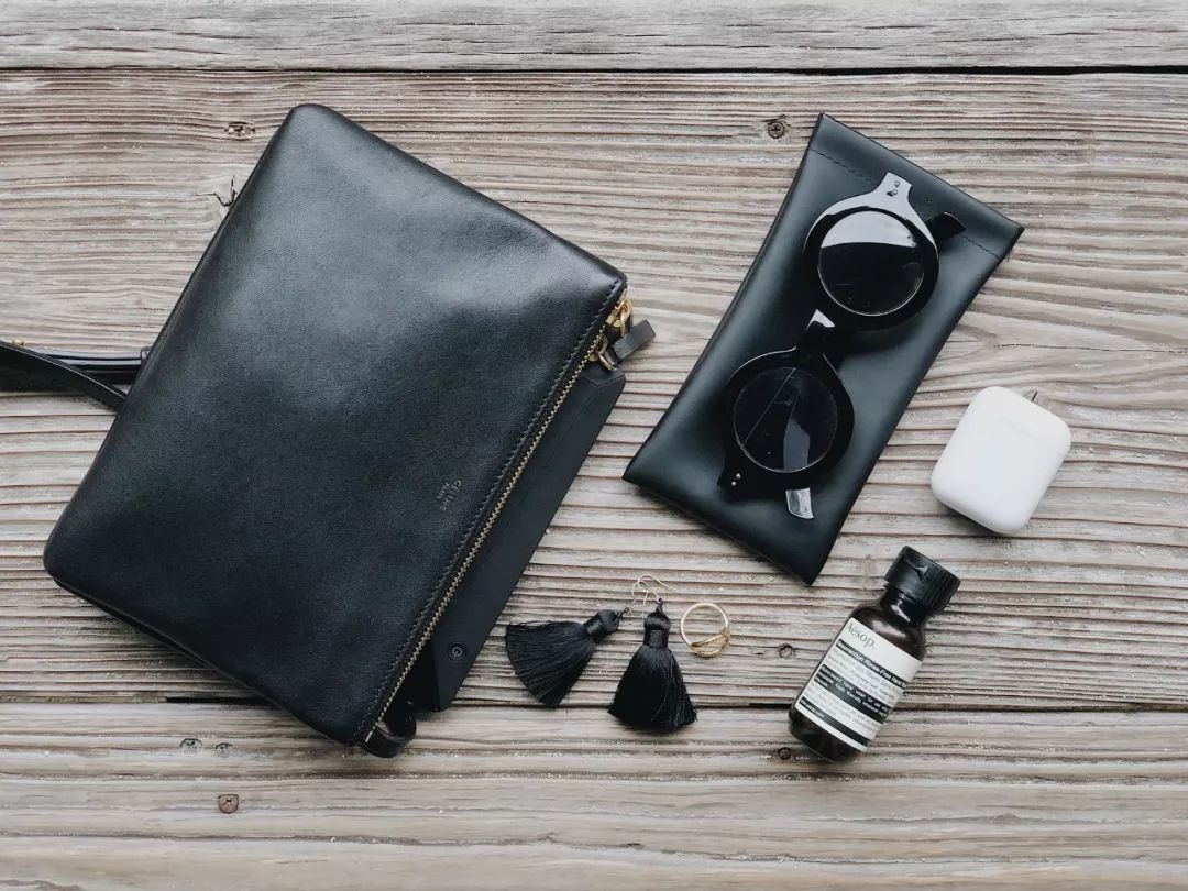 我们的海边outing：每个人的旅行箱里有什么？