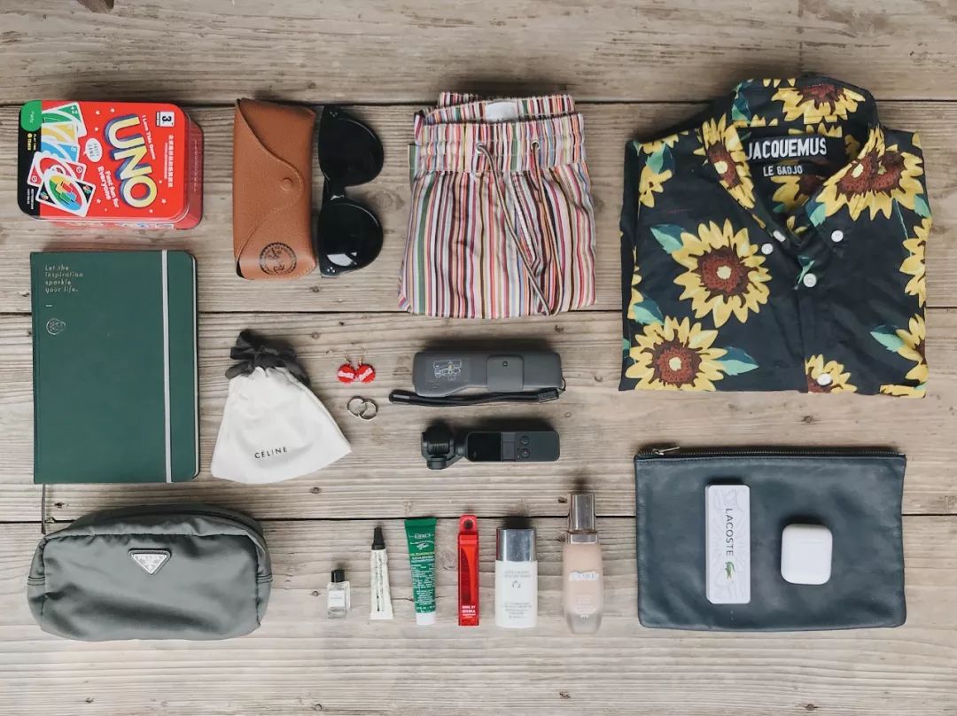 我们的海边outing：每个人的旅行箱里有什么？