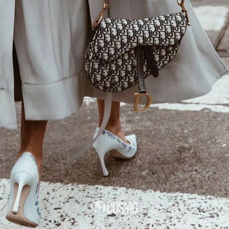 杨幂再次带火最新单品,杨幂最近带货