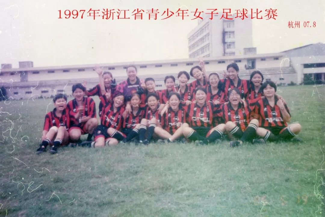 向劳动模范们致敬,向全国所有的劳动模范致敬