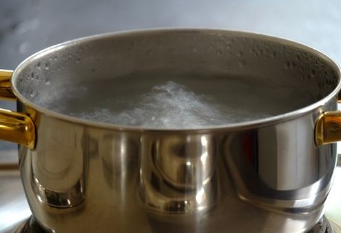 铁锅不锈钢锅不粘锅哪个更好,不粘锅属于不锈钢锅还是铁锅