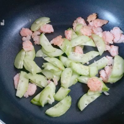 宝宝黄瓜胡萝卜虾丸,黄瓜鲜虾丸的制作方法