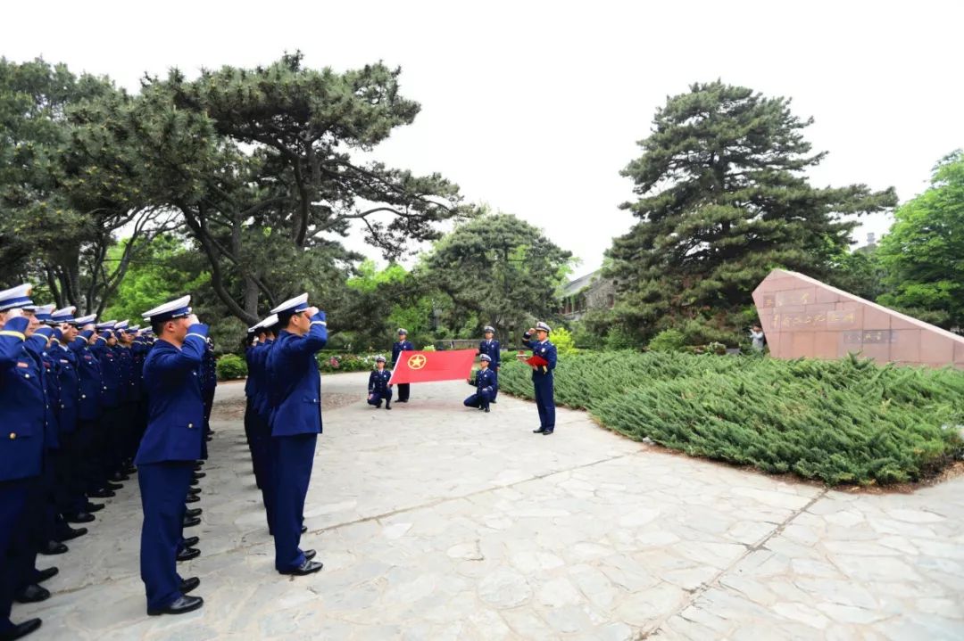 火焰蓝用实际行动诠释铮铮誓言,火焰蓝的青春告白