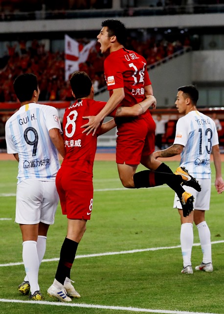 李圣龙足坛评价,足坛歌王李圣龙