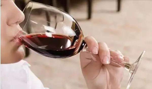 湖州南浔假酒案件,南浔警方破获假酒案最新消息