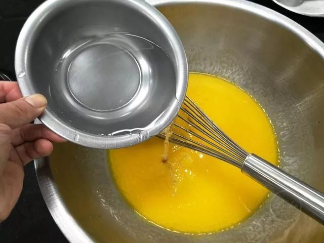 奶油奶冻蛋糕卷 (奶冻蛋糕卷如何做)