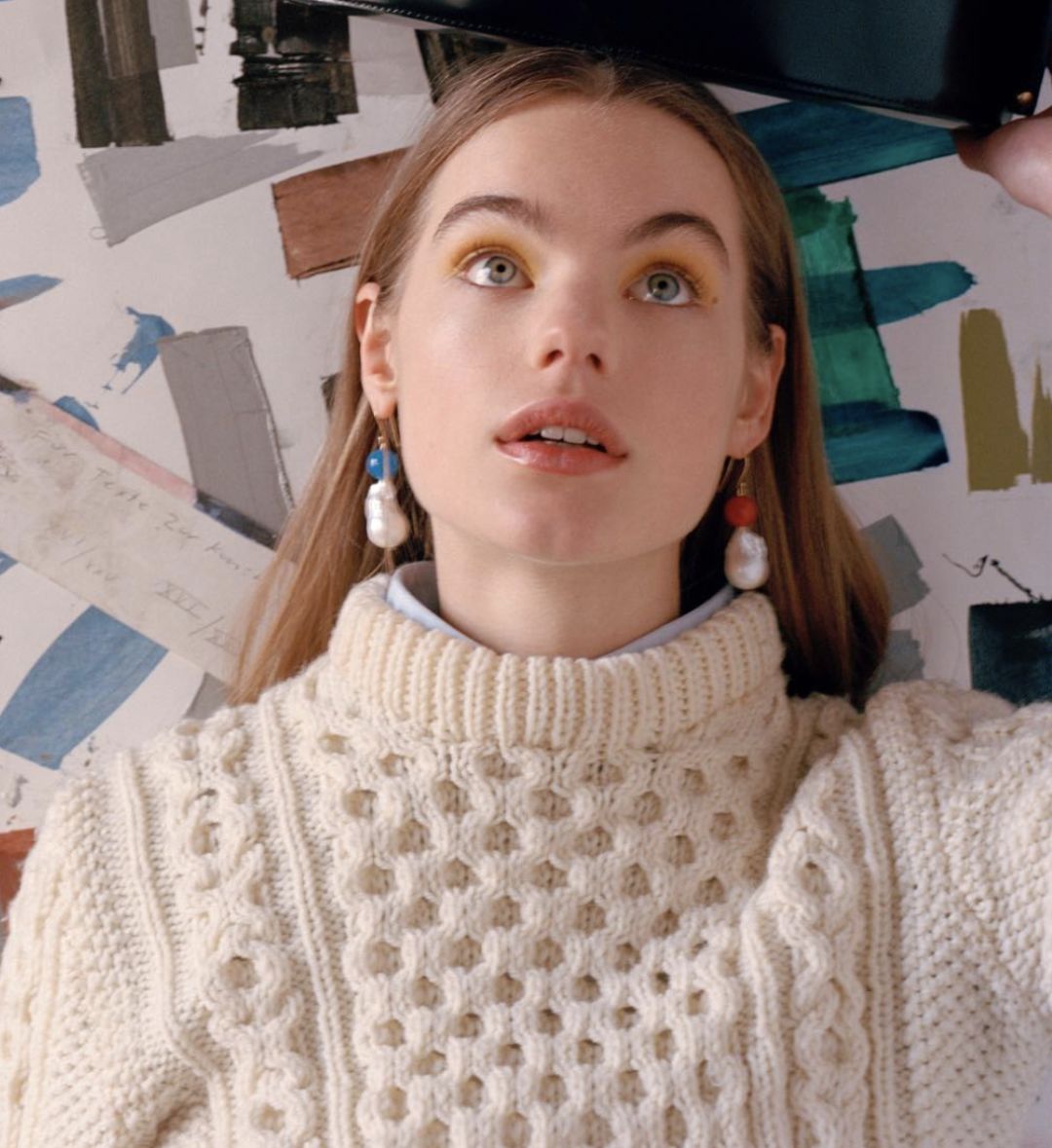 都在看MetGala的群魔乱舞,我却被哈卷的珍珠耳环给吸走!