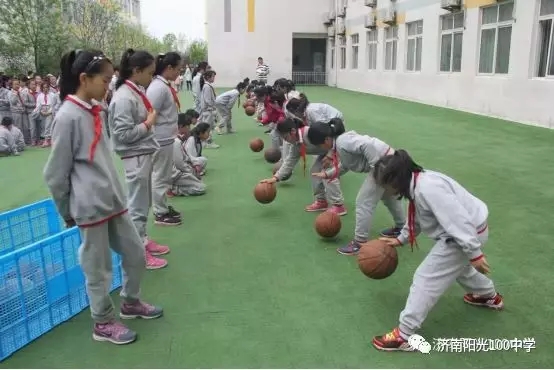 阳光少年展风采,运动场上秀技能