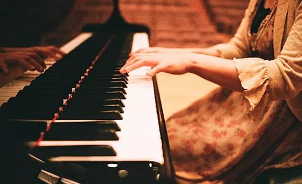 汤普森和巴斯蒂安哪个教材好,巴斯蒂安钢琴启蒙教学视频