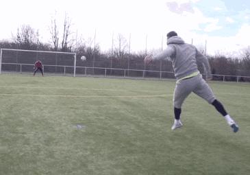 维维射门教程,维维足球怎么接半高球