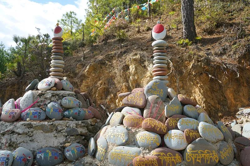 从丽江到茨中:菜场买恶魔果实、修道院酿酒士、高原油泼面……开启了无数的第一次|香格里拉环线(上)