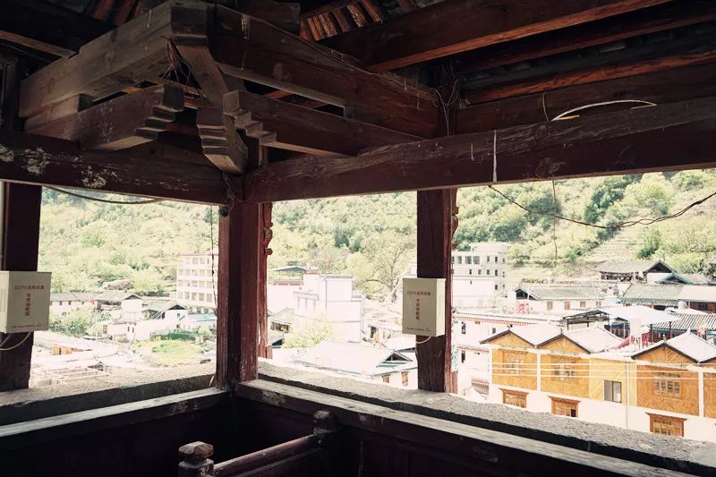 从丽江到茨中:菜场买恶魔果实、修道院酿酒士、高原油泼面……开启了无数的第一次|香格里拉环线(上)