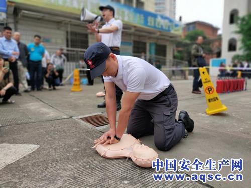 牢记求救知识关键时刻能救命,险情来了莫慌张掌握自救是关键