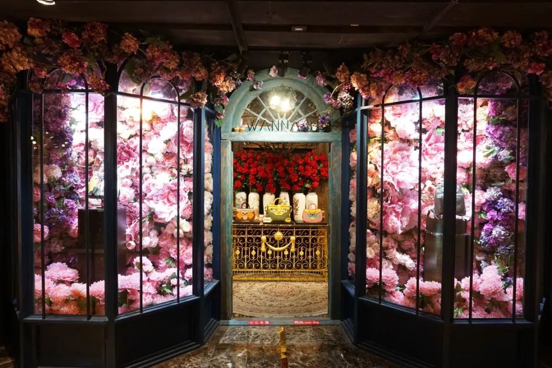 泰国有什么值得买的包,泰国必吃的十大潮牌