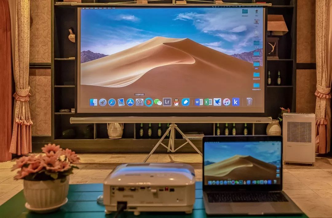 预告：明基新款智能家用色准投影仪，AI智能语音加持，在家打造专业影院在线学习娱乐中心