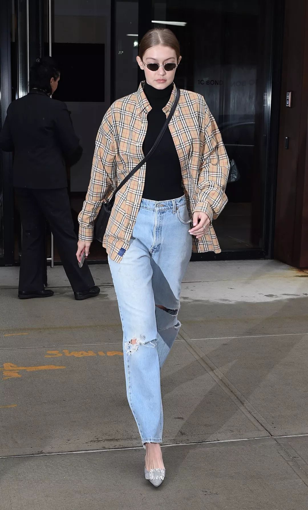 破洞裤什么时间开始流行的,破洞裤太破了怎么改