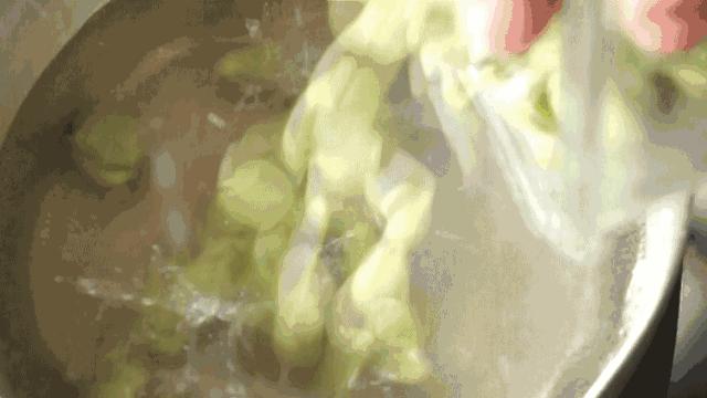 44岁男子尿血,儿童尿血吃什么食物好得快