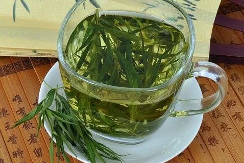 夏天怕热吃什么好得快,一到夏天怕热皮肤发烫