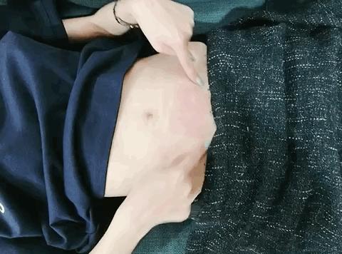 没有哪个女人能“笑”着走出这段时光，所有完美人设都是假装。