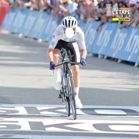 明星车手见面会、舞台表演、现场福利,车迷日最强攻略在这里!