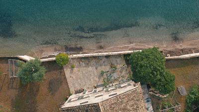 豆瓣9.8,1个寡妇带4个熊孩子,为啥都过得比我爽?