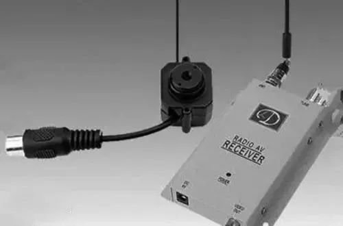 如何查找屋内针孔摄像头,如何发现房间里有没有针孔摄像头