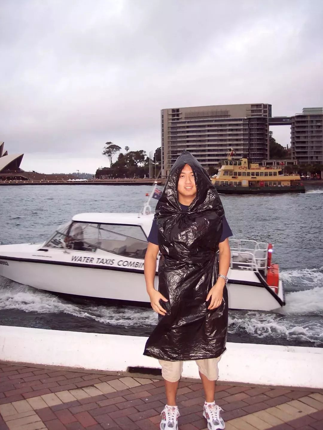 她地震中失去双腿,她在汶川地震失去双腿及女儿