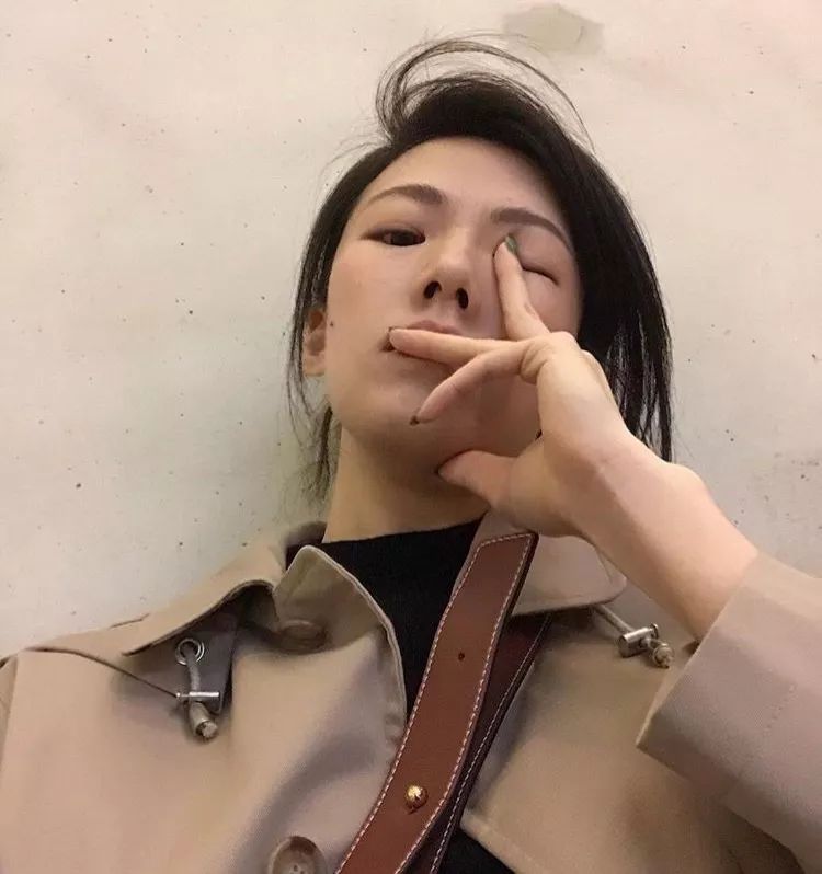 保姆级拍照姿势很火,保姆级拍照动作教程