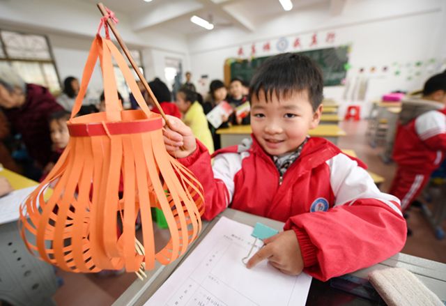 家长辅导的奇葩作业,小学生创新作业方式减负