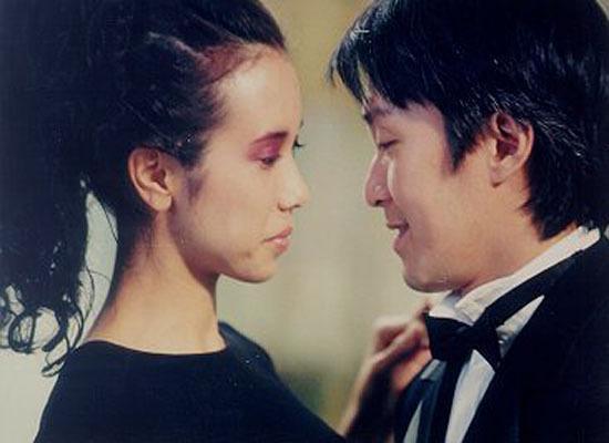 身材绝世，嫁给初恋，不再办大型巡演，48岁莫文蔚活得有多任性？