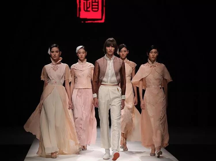 中国国际时装周2024年童装专场,2019年春季童装秀