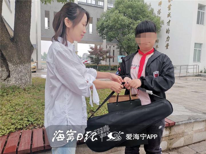今天，海宁有61个小朋友收到神秘礼物，圆“小小心愿”