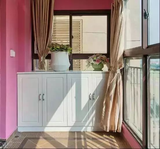 阳台上的天地柜,阳台上做橱柜地柜怎么做