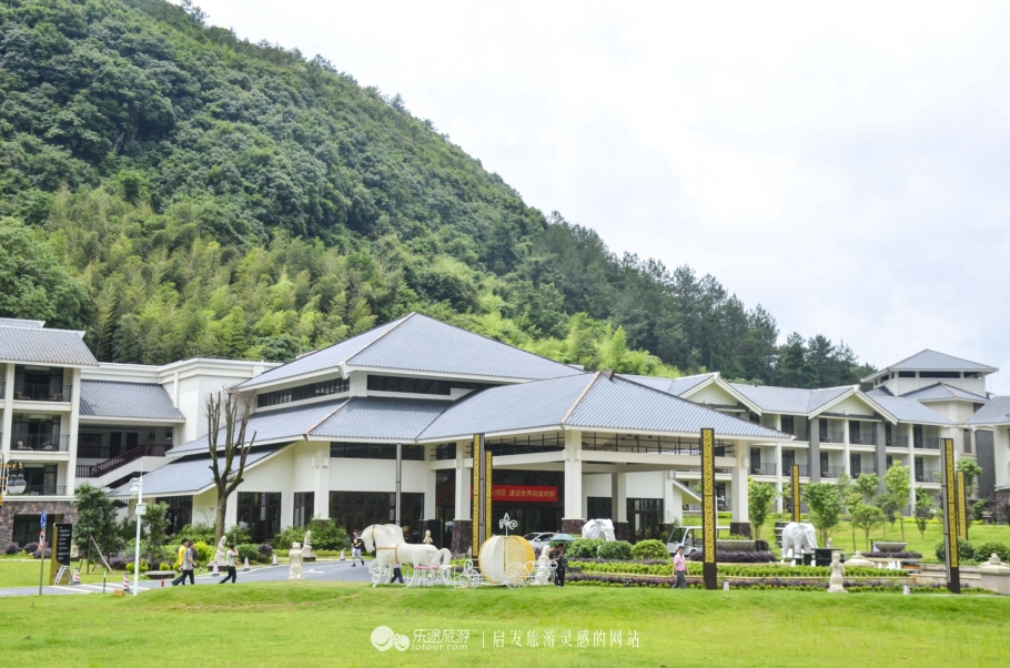 巴厘岛温泉自然风景,巴厘岛温泉度假游