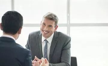 在电梯里遇到老板说什么好,在电梯遇到老板该怎么说