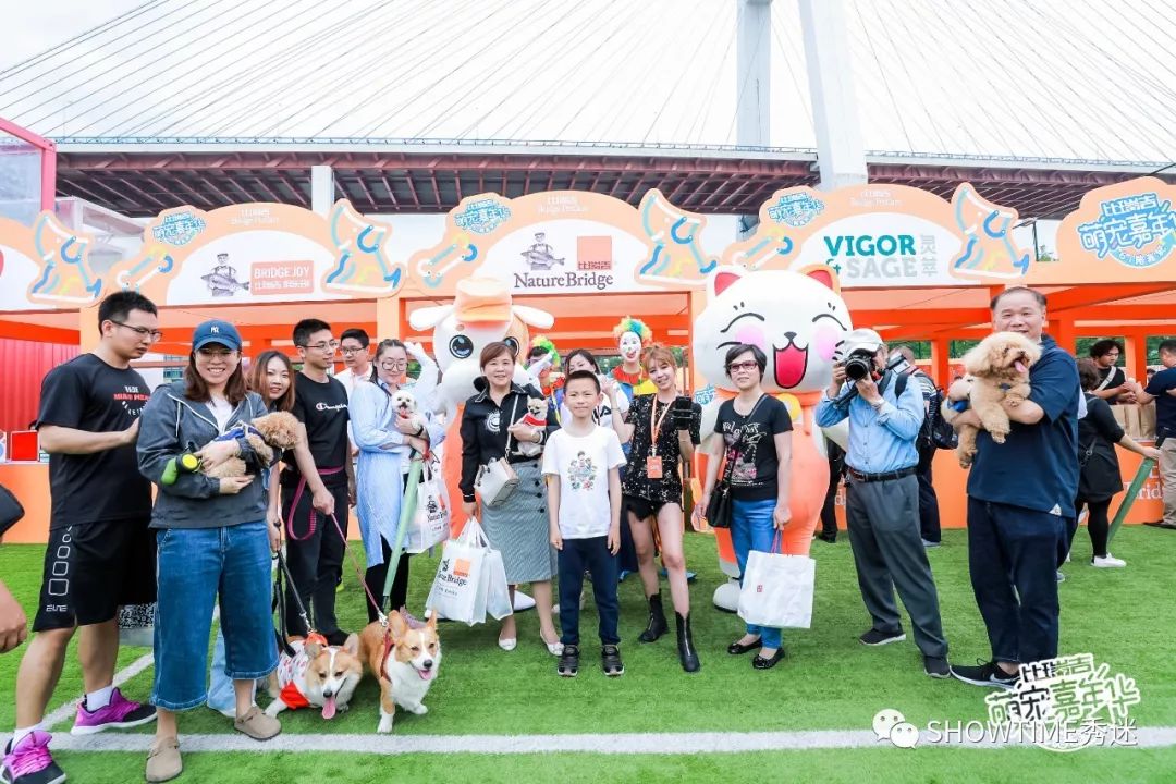 比瑞吉嘉年华欢乐翻天,比瑞吉猫粮冻干盛宴