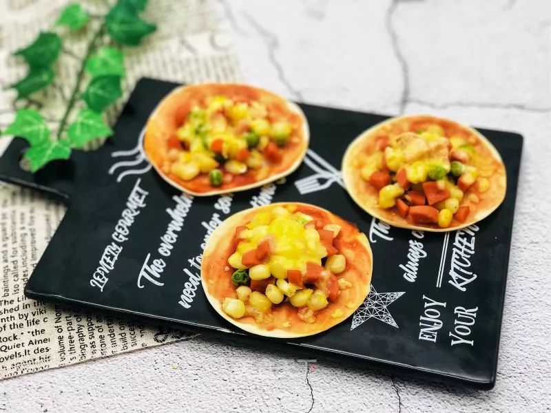 吃剩的饺子皮这样做，简单又好吃，简直香skr人