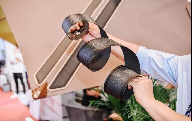 汉能进发光伏“国际联赛”，全系战备输出有何看点？