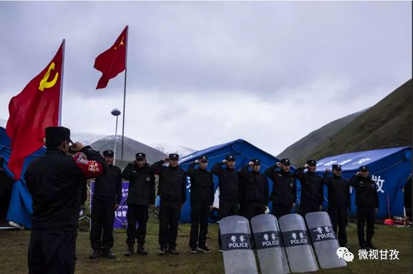 守卫虫草山民警,驻守海拔4800米护航虫草采挖