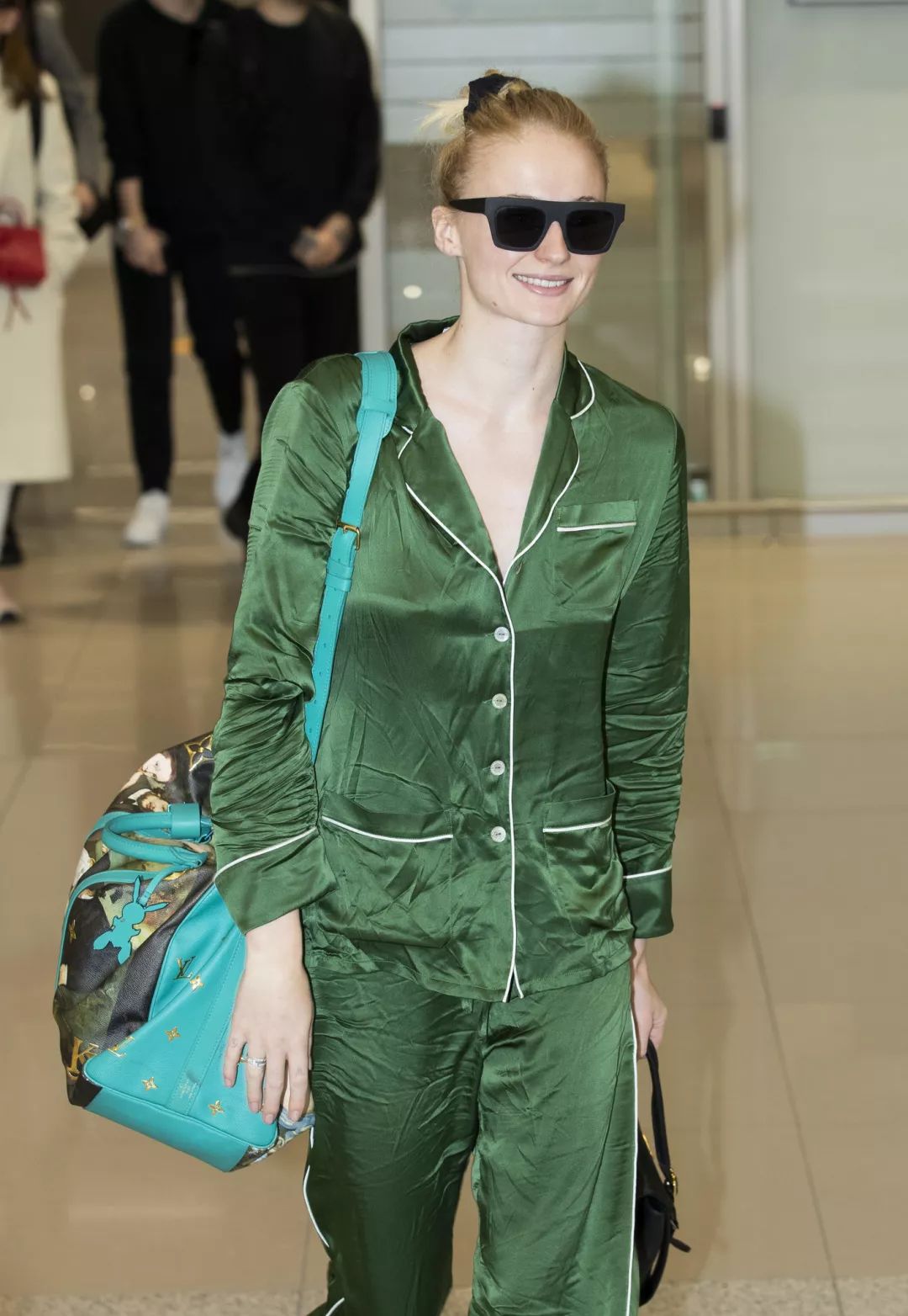 丝绸睡衣舒适透气让你穿出女神范,冬季最流行的睡衣