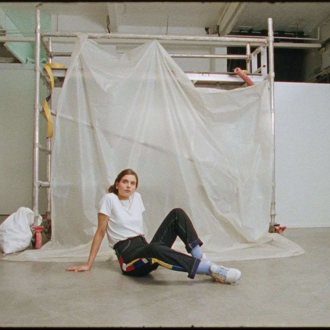 他们与买鞋欲望对抗时，资金转移、互设密码、攒钱冲Ye等招数都失败了